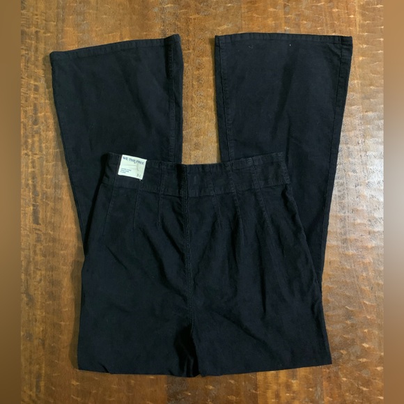 NWOT We The Free Size 31 Jayde Black High Rise Corduroy Flare Leg Jeans - Picture 7 of 11